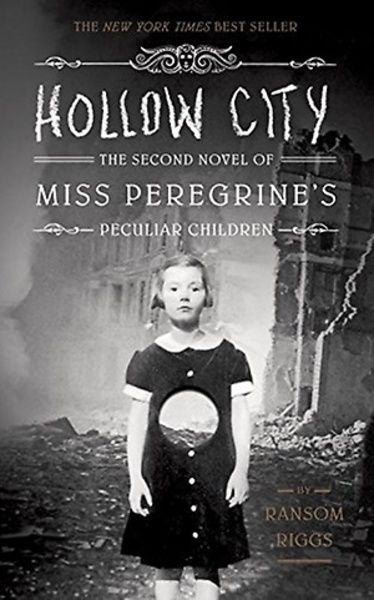 Hollow City: Miss Peregrine&#039;s Peculiar Children [Paperback/ Reprint Edition]