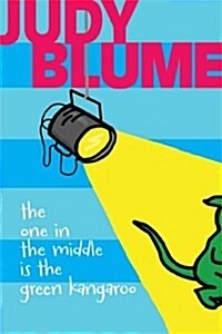 JUDY BLUME 10/ THE ONE IN THE MIDDLE IS THE GREEN KANGAROO